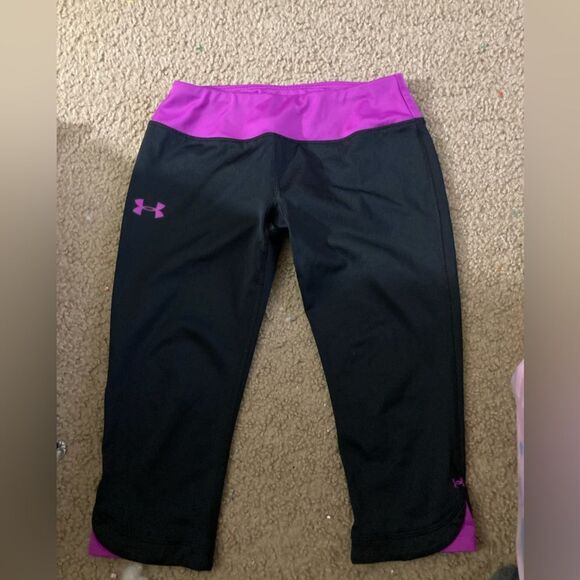 Girls Under Armour Black and Purple Capri Athletic Leggings - Picture 1 of 2